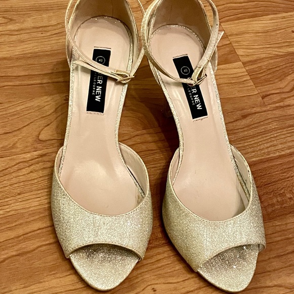 Gold Ever New Sandals - Picture 4 of 5